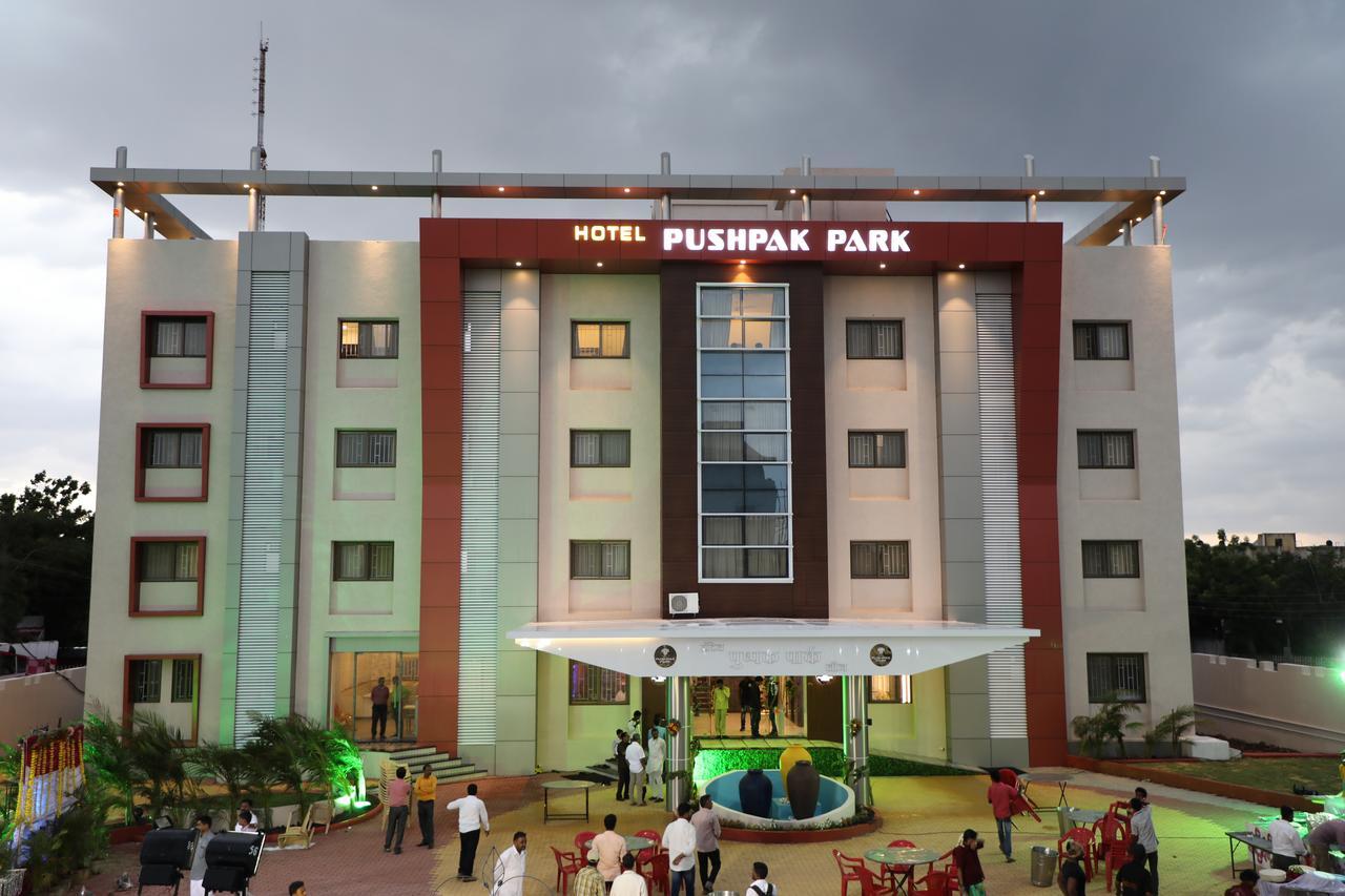Hotel Pushpak Park Osmanabad Exterior foto