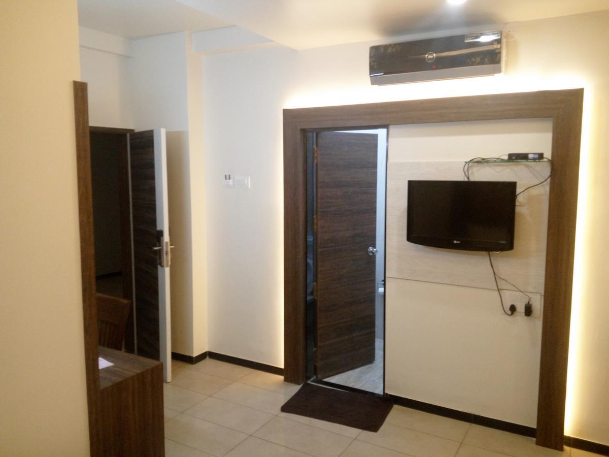 Hotel Pushpak Park Osmanabad Exterior foto